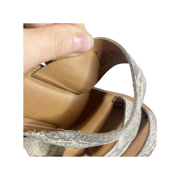 Universal Thread Womens Gray Snake Skin Print Sammi Style Sandals Shoes Size 9 - Picture 5 of 7